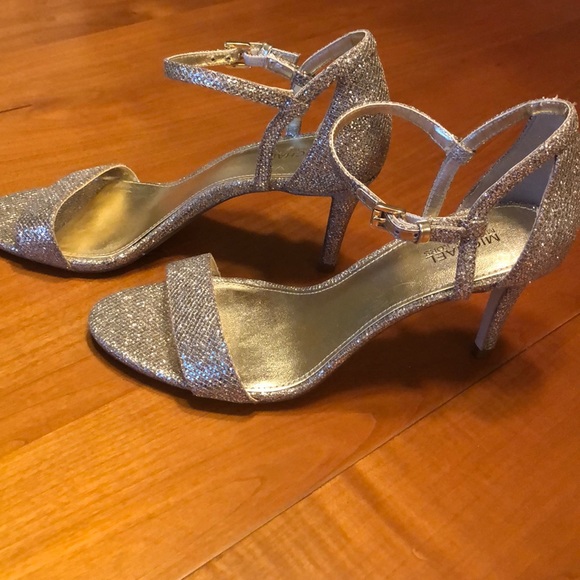 NWOT MICHAEL KORS 6.5 GOLD STILLETOS - Picture 4 of 9